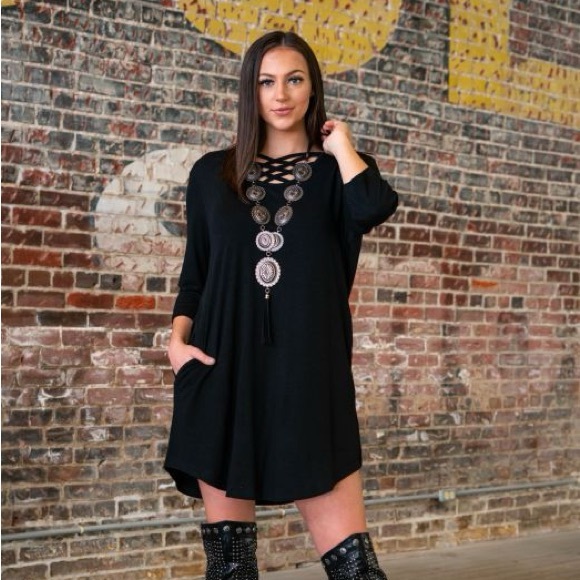 L&B Dresses & Skirts - L&B Flutter Dress size medium